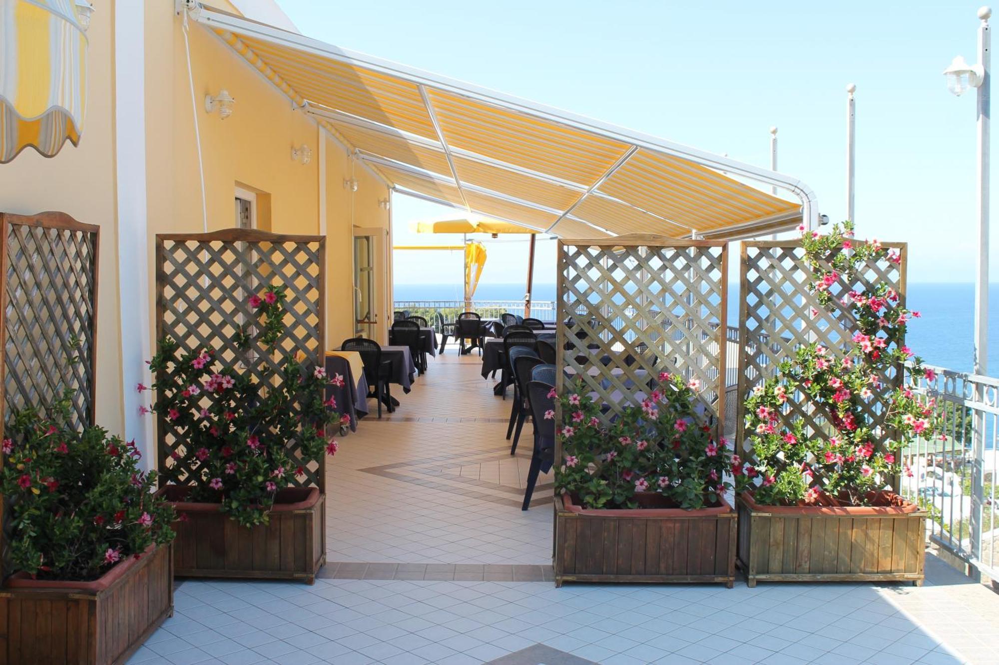 Hotel Villaggio Dei Pescatori Ponza Exterior photo
