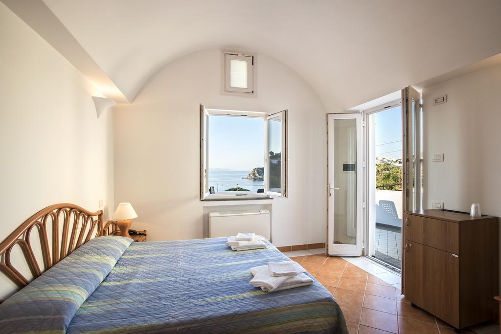 Hotel Villaggio Dei Pescatori Ponza Exterior photo